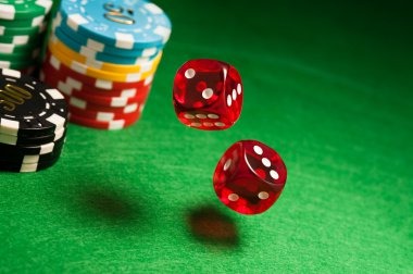 Bandar Poker hand comparison showing player hand vs dealer hand on kaizen88 mobile